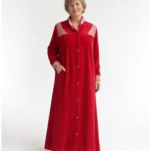 Vintage JC Penny Velour Housecoat Size L Red Snap Front Full Length Long Robe